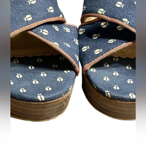 Fossil blue with ivory lady bugs , open toe,canvas heel , strappy, block heel 4” - Picture 6 of 13